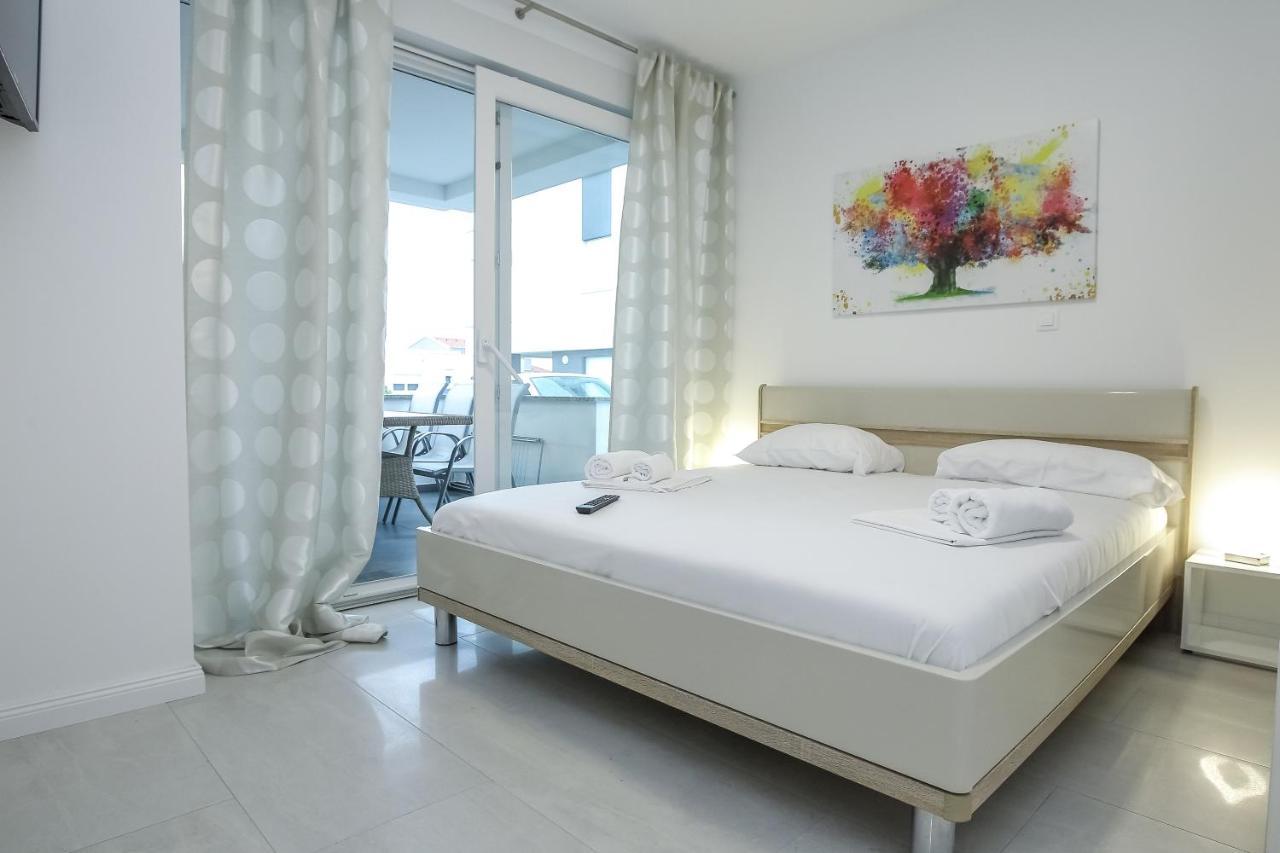 נובליה Apartments Tomana מראה חיצוני תמונה