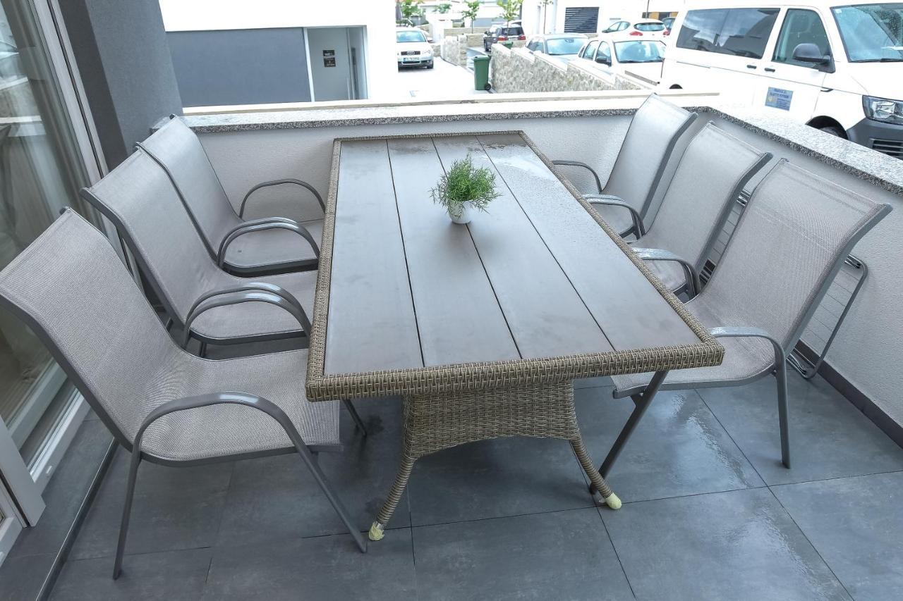 נובליה Apartments Tomana מראה חיצוני תמונה